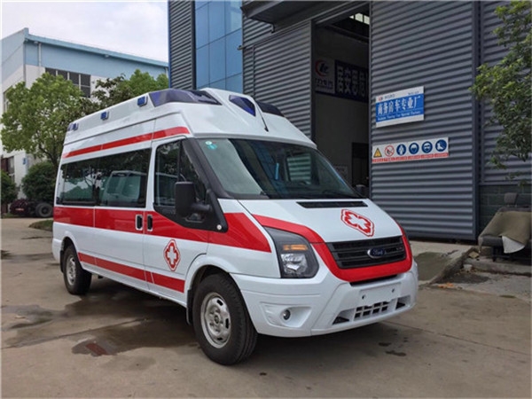 新時(shí)代高端救護(hù)車廠家 打造安全高效的“移動ICU”——120搶救車與救護(hù)車的革新之路