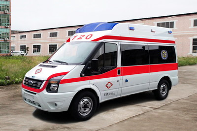 寶龍牌TBL5043XJH救護(hù)車 生命通道上的移動堡壘